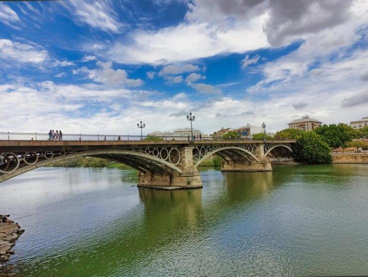 Loft Premium - Puente De Triana Apartment Seville Ngoại thất bức ảnh